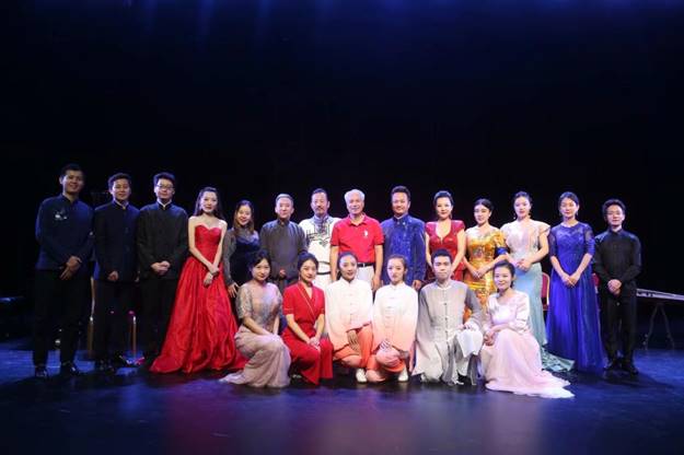 http://www.xaiu.edu.cn/__local/A/2C/21/5E05E94DC69967B517300E8EBE9_87642A01_1040C.jpg