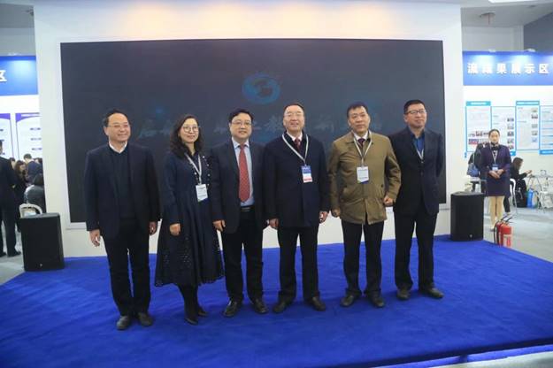 http://www.xaiu.edu.cn/__local/5/F7/47/1EB5E4F97E8AFF0FD525D31A055_F61A41F9_1082C.png